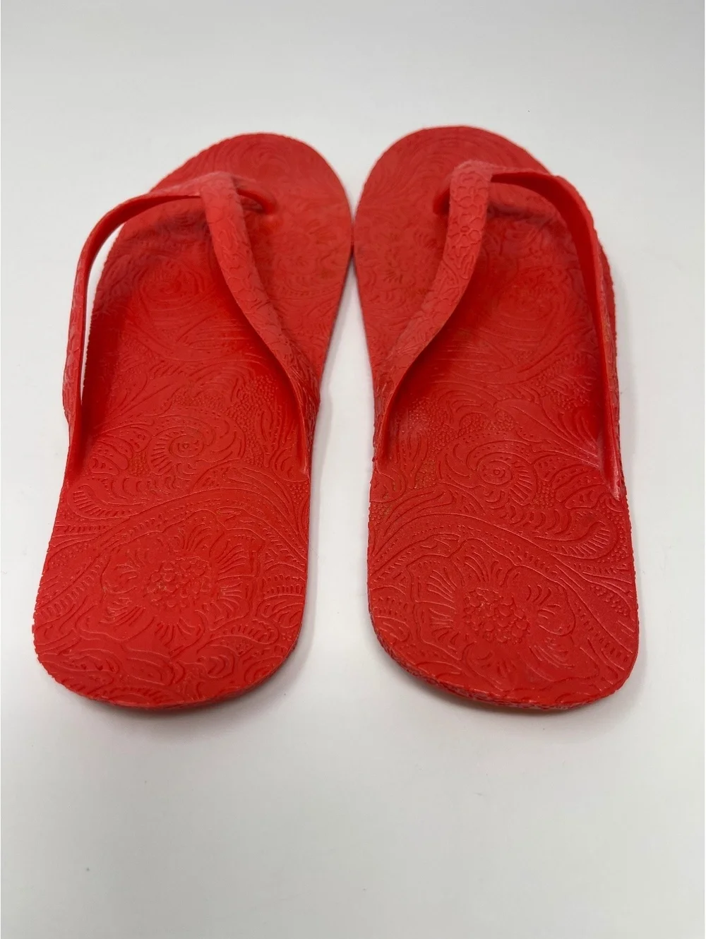 Womens Red Floral Embossed Rubber Flip Flops Sandals Flat Thong Slip On Shoes S